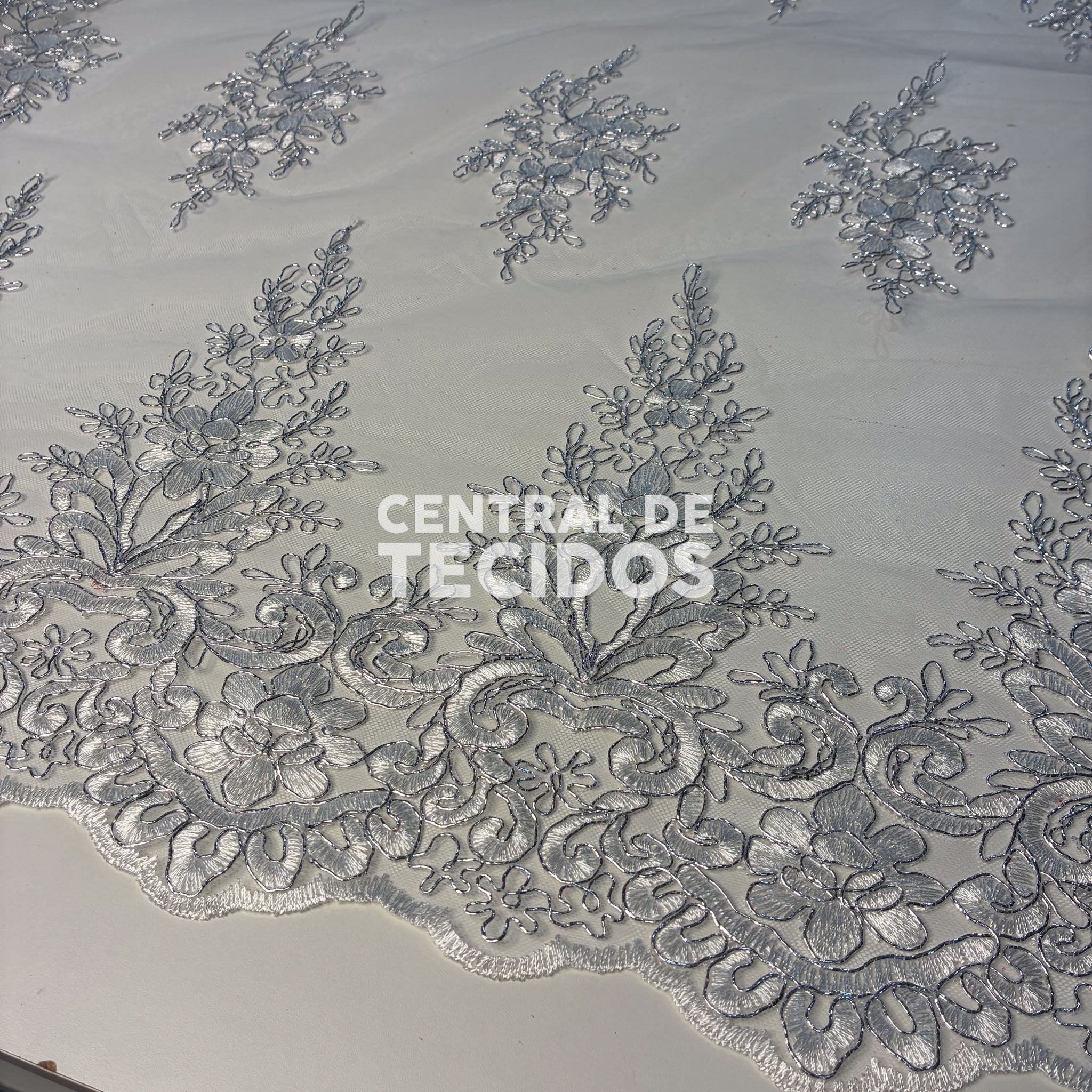 Tule Bordado Metalic Branco com Prata