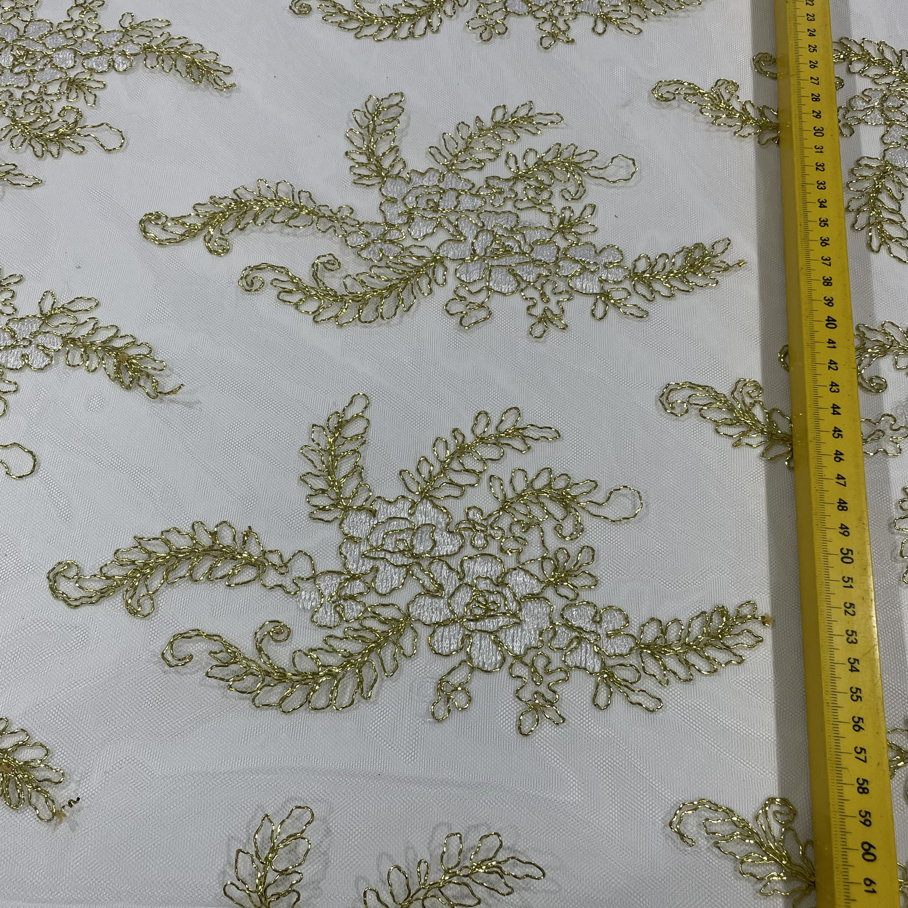 Tule Bordado Metalic Branco e Dourado