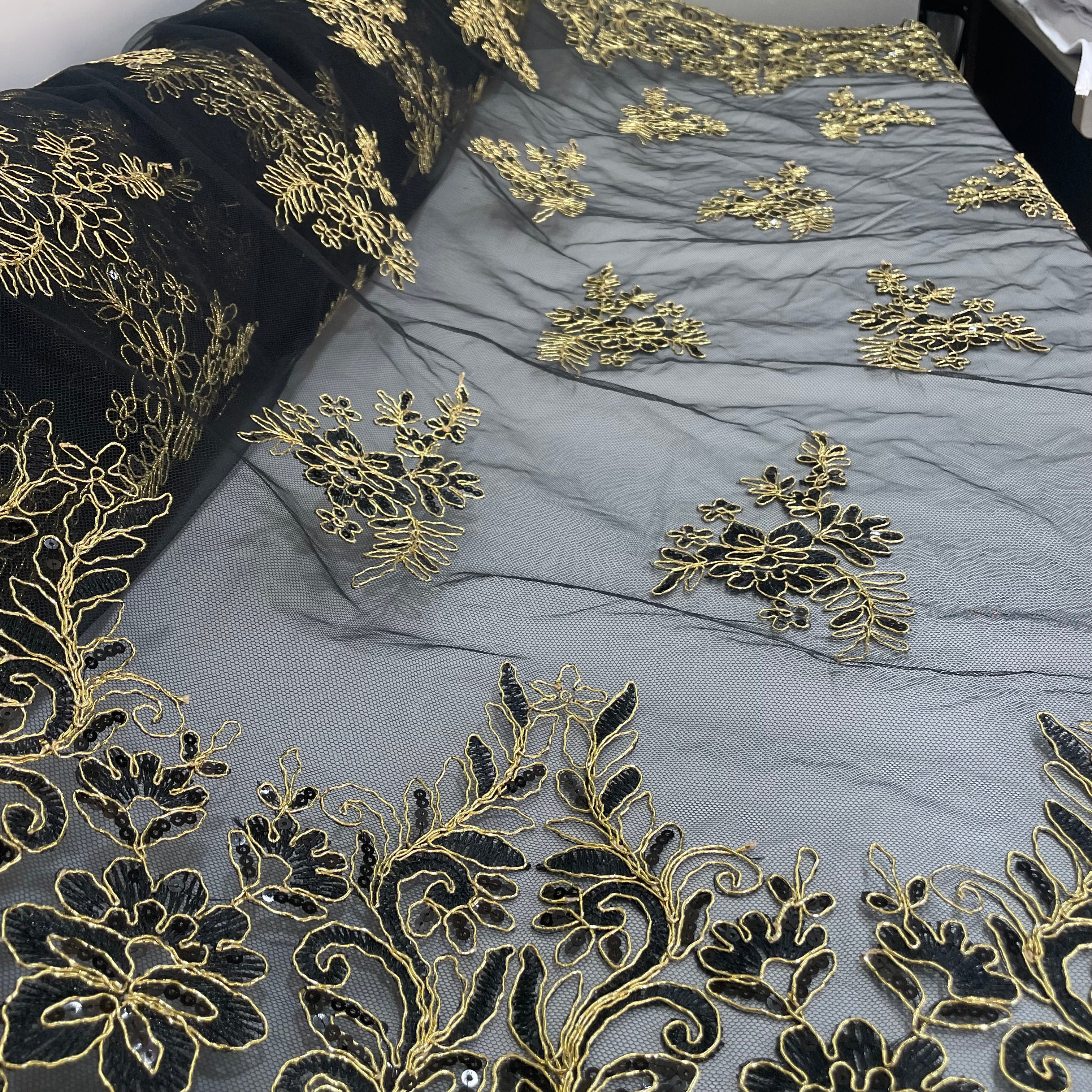 Tule Bordado Metálico GODESS 668 Preto e Dourado