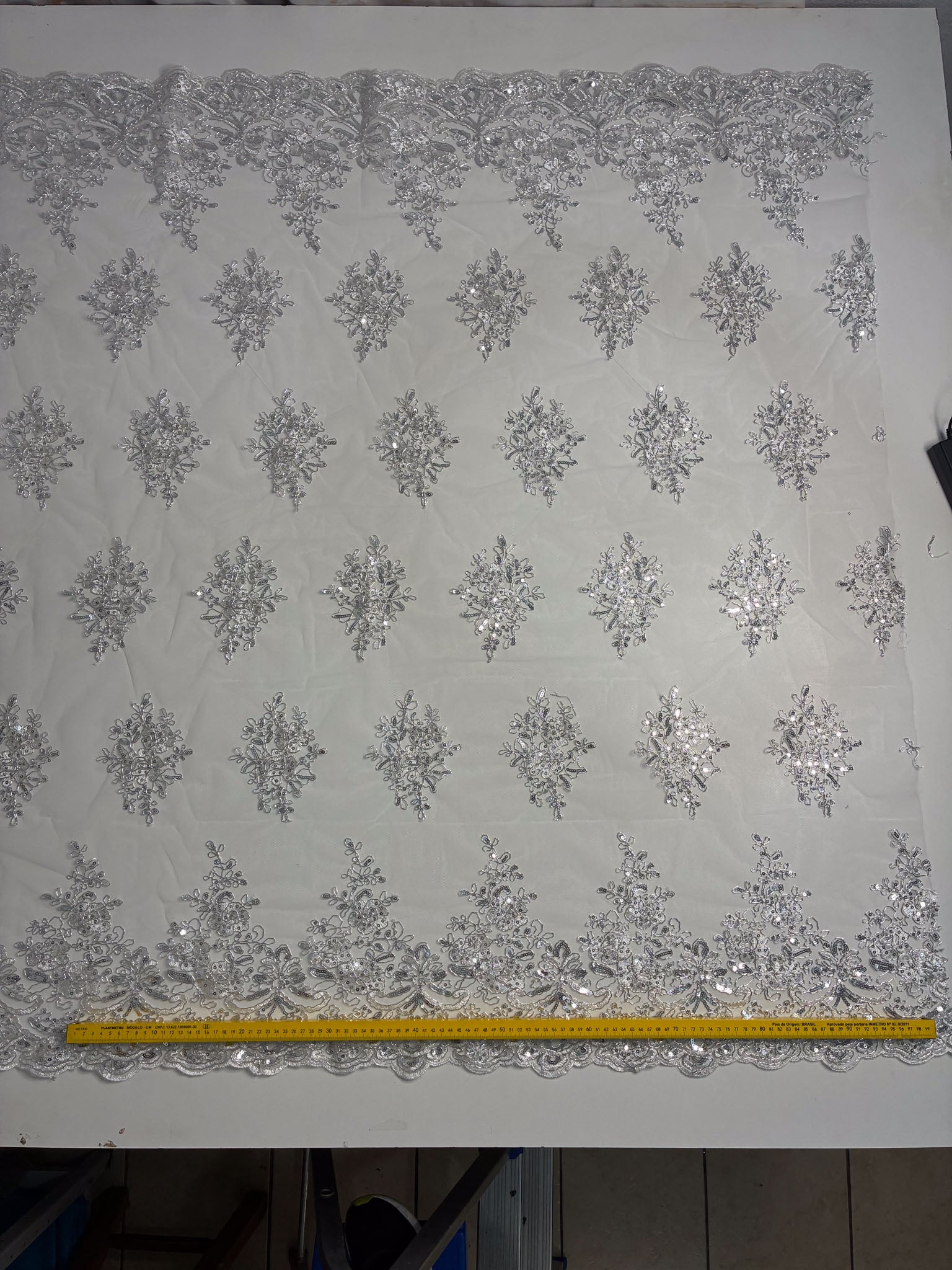 Tule Bordado Metalic Godess 559 Branco - Comprimento: 1,25m X Largura: 1,38m
