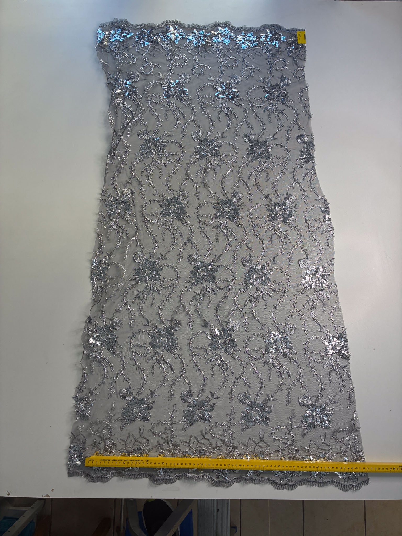 Tule Bordado Soho Preto e Prata - Comprimento: 0,70m X Largura: 1,38m