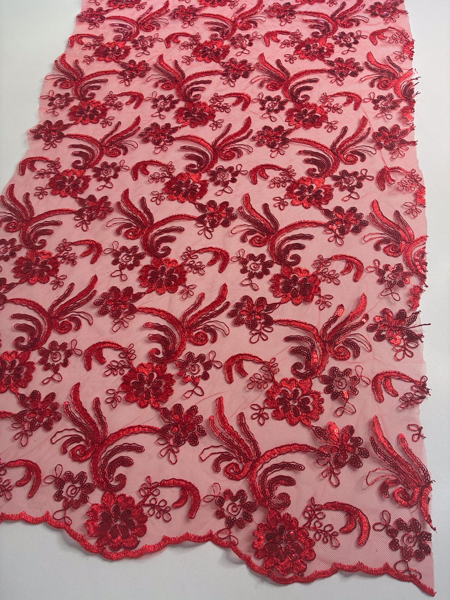 Tule Bordado Godess 668 Vermelho - Comprimento: 0,50m X Largura: 1,38m