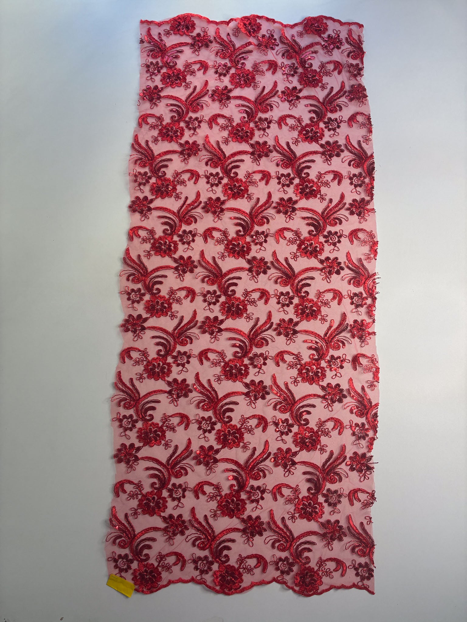 Tule Bordado Godess 668 Vermelho - Comprimento: 0,50m X Largura: 1,38m