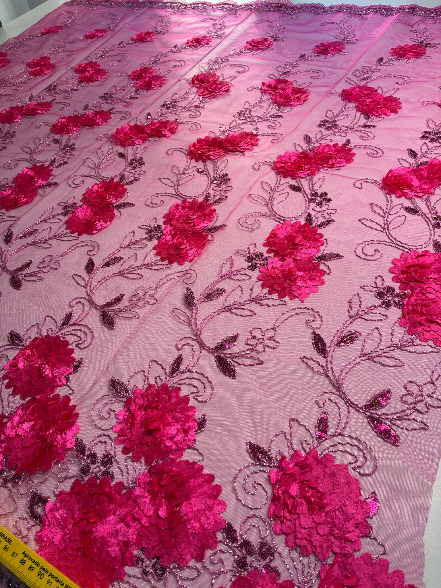 Tule Bordado Gypsy Rosa Pink - Comprimento: 1,30m X Largura: 1,38m