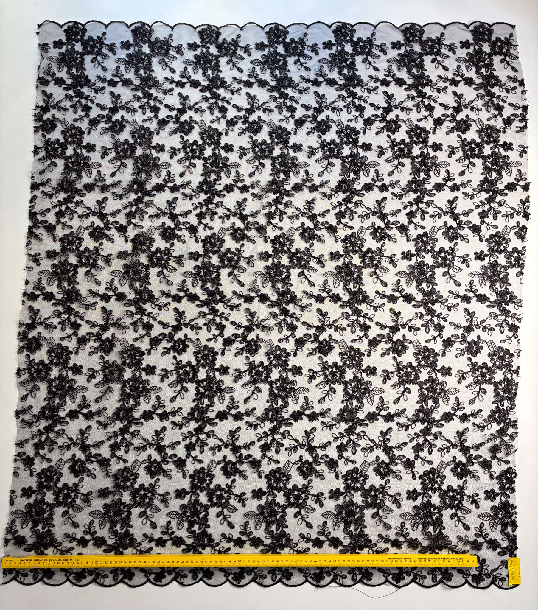 Tule Bordado Godess 555 Preto - Comprimento: 1,10 X Largura: 1,38m