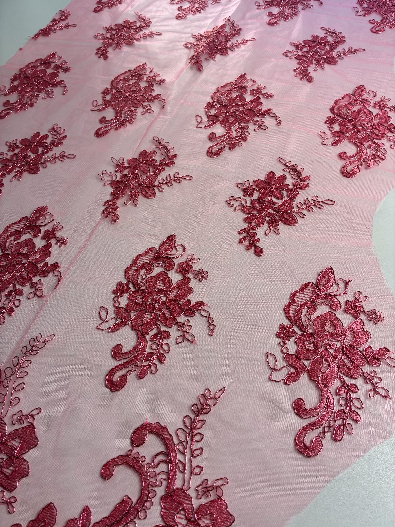 Tule Bordado Metalic Rosé - Comprimento: 1,10m X Largura: 1,38m