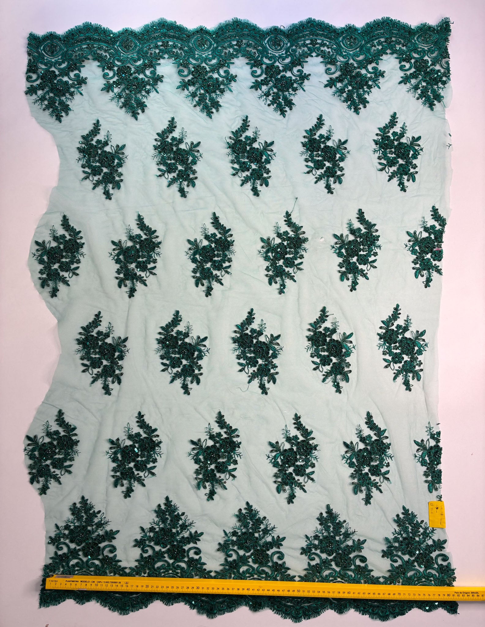 Tule Bordado Pedraria Venus Verde Folha - Comprimento 0,80m X Largura 1,38m