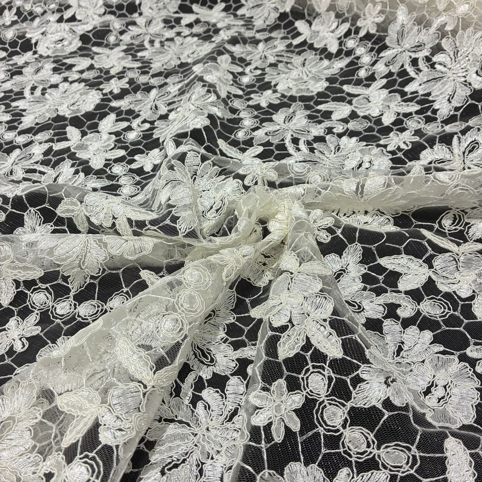 Tule Bordado Flores Branco