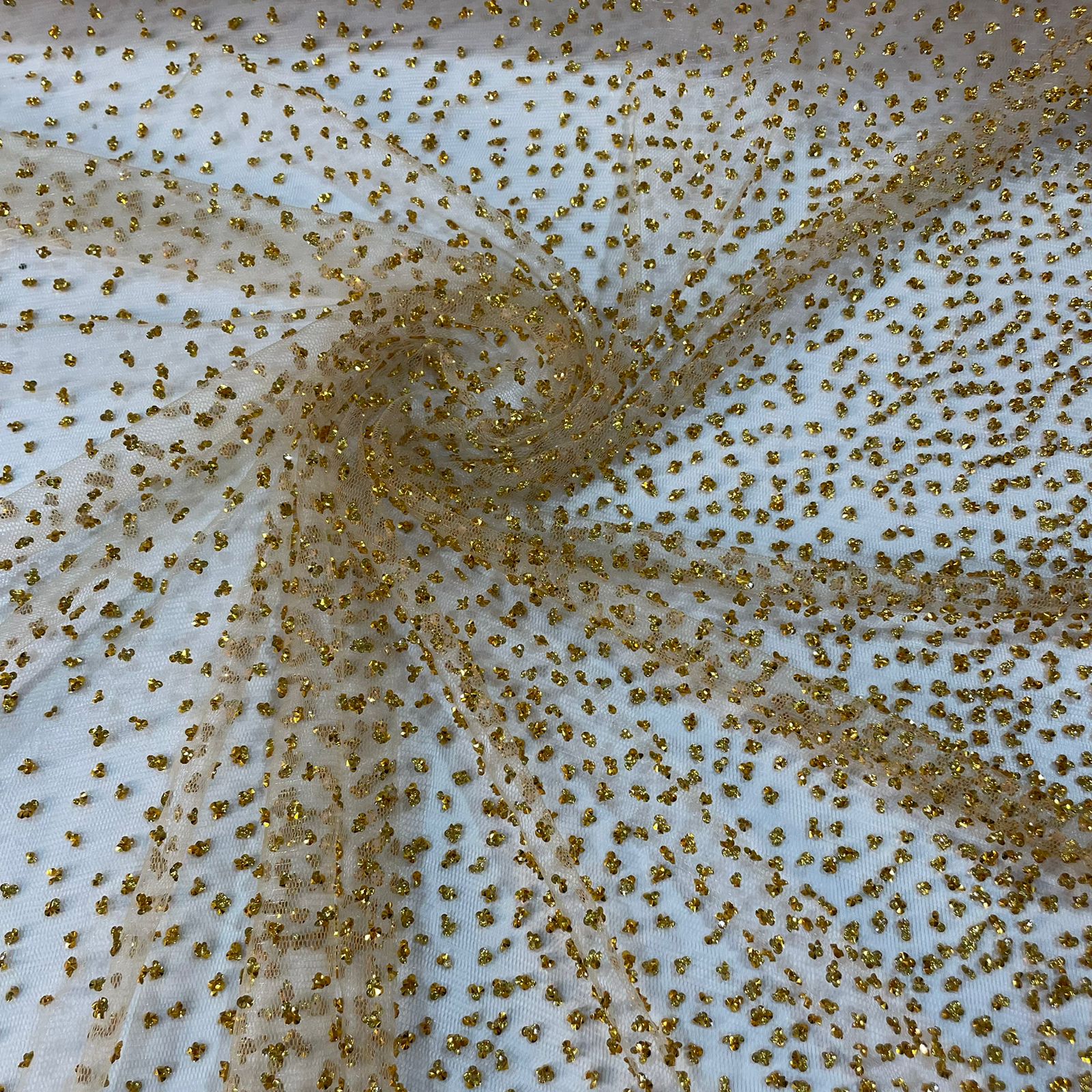 Tule Pedra Diamante Dourado