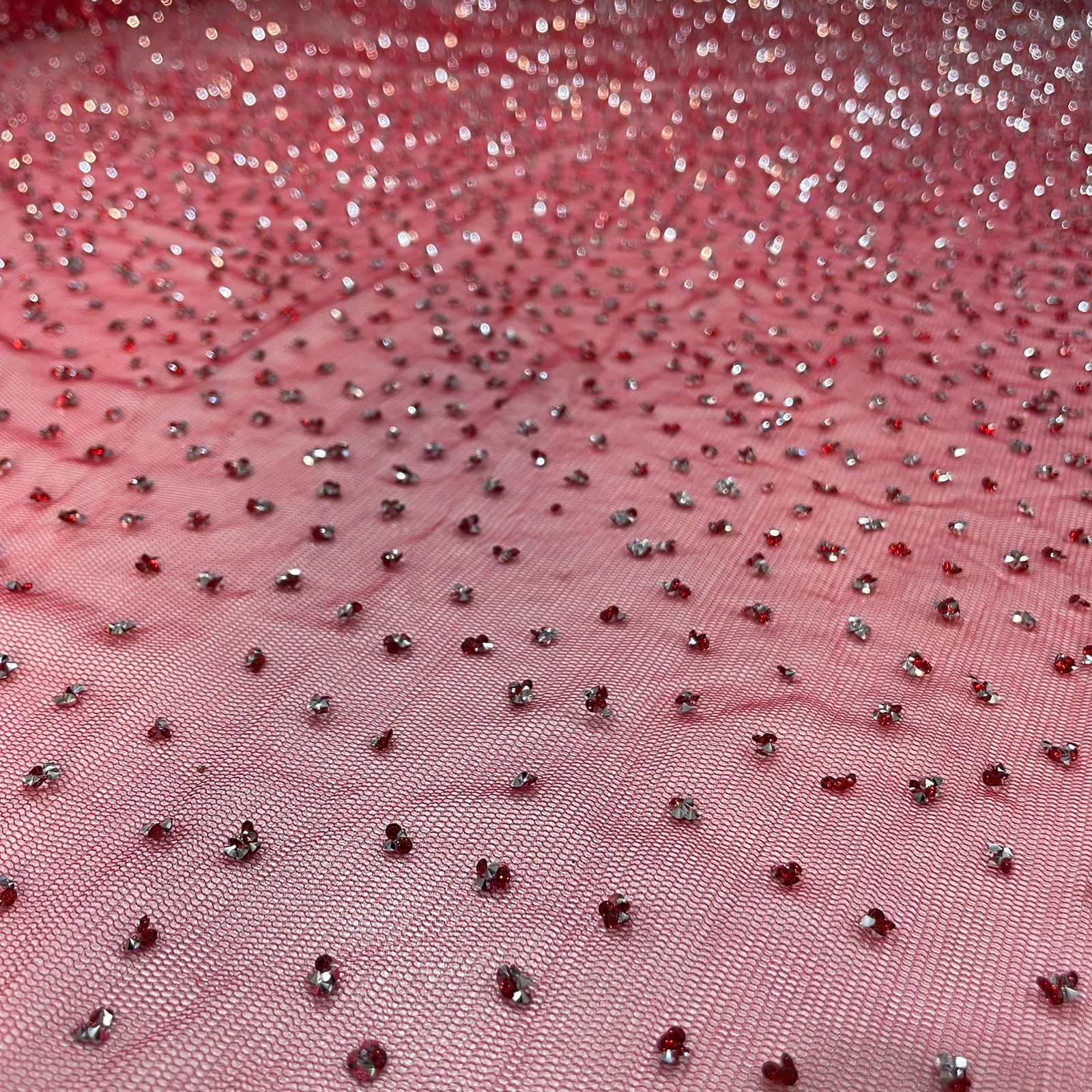Tule Pedra Diamante Vermelho