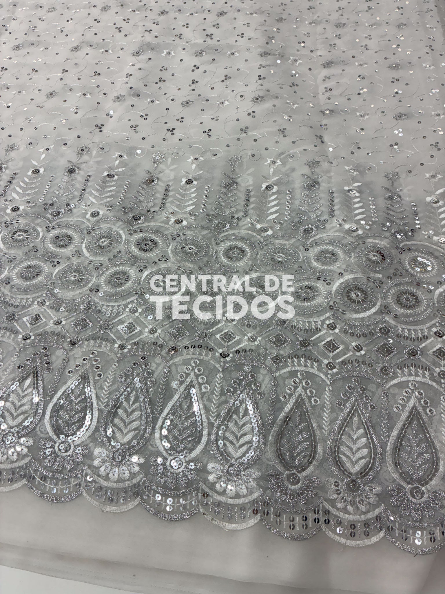 Chiffon Bordado Indiano Branco com Prata