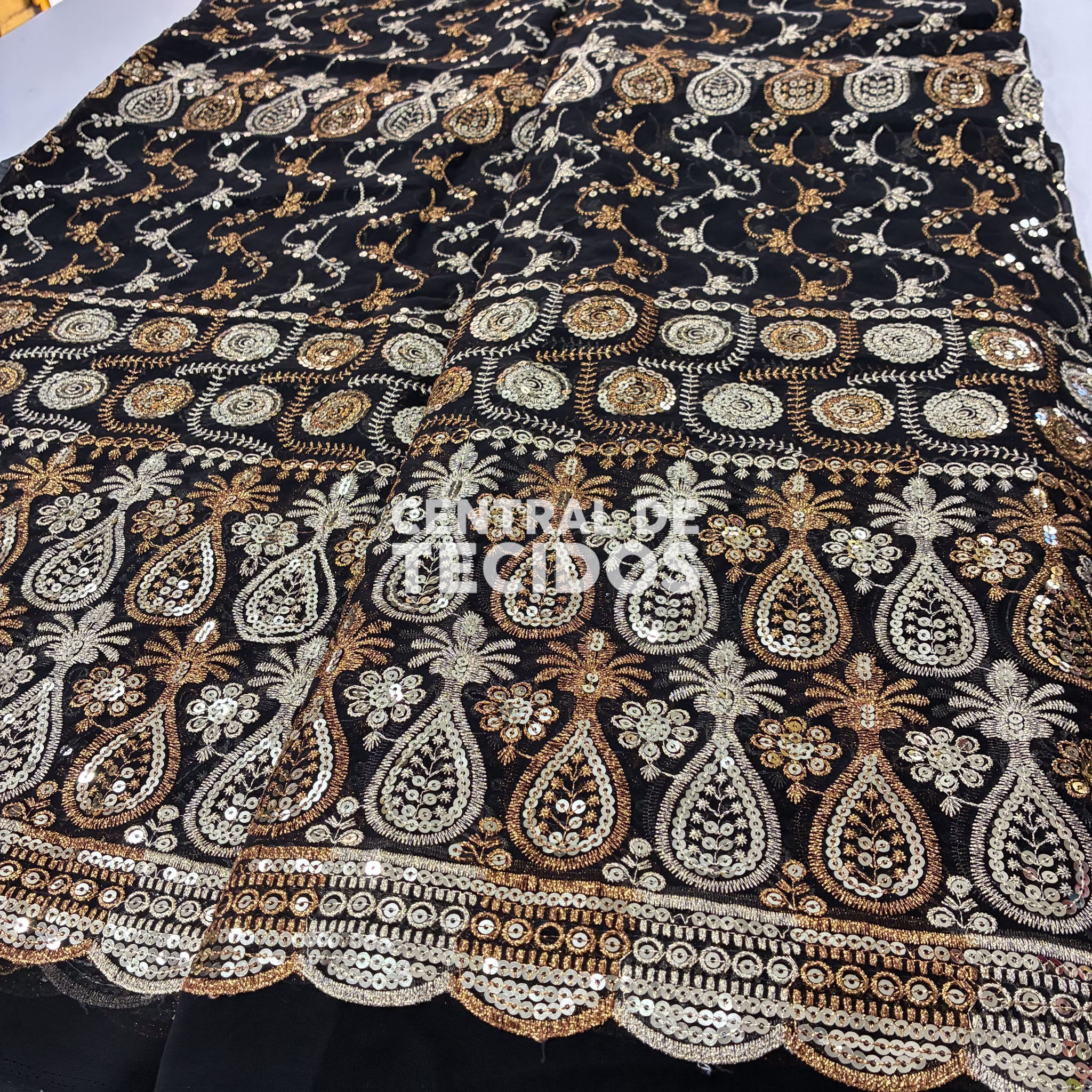 Chiffon Bordado Indiano Preto