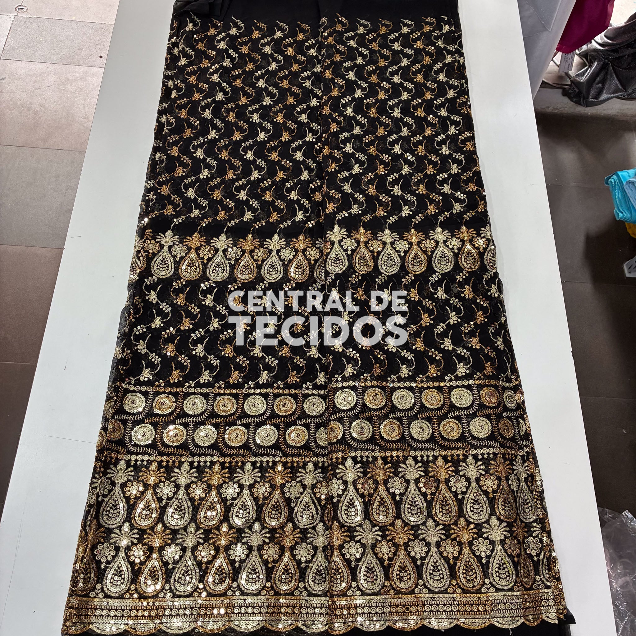 Chiffon Bordado Indiano Preto