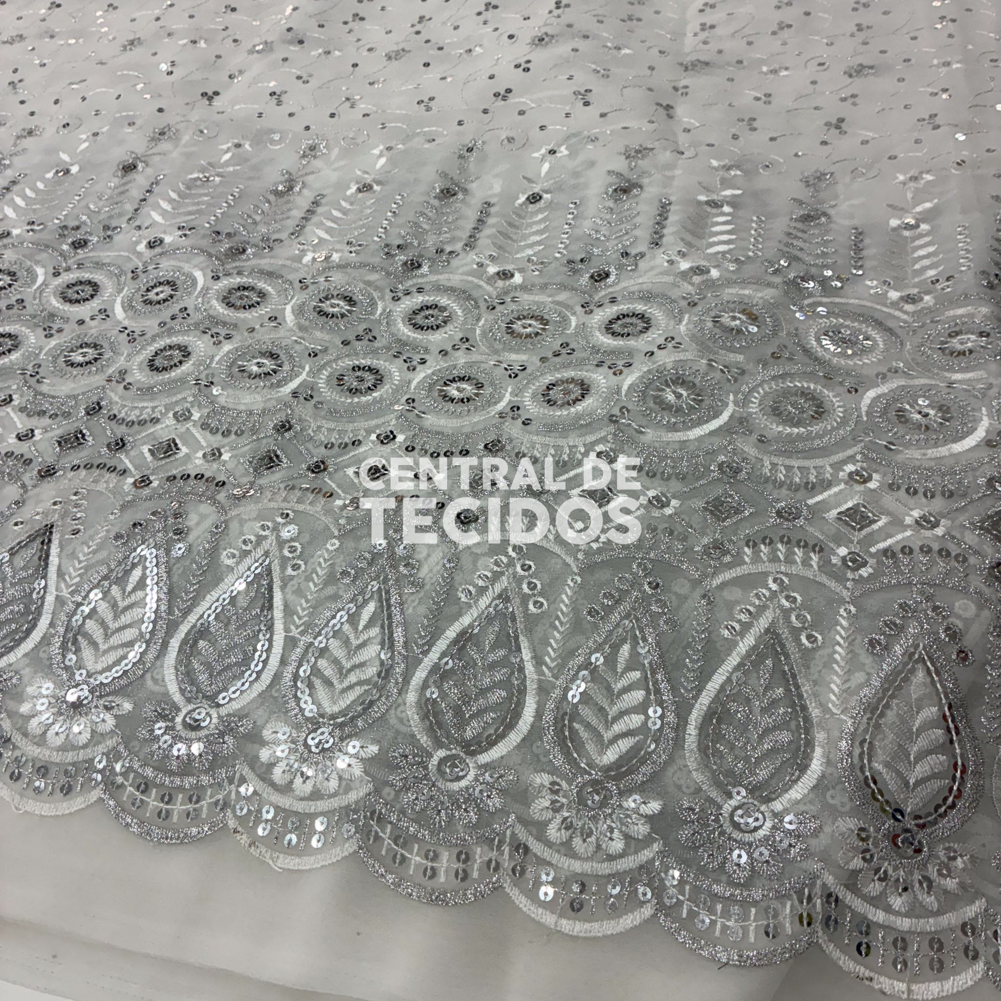 Chiffon Bordado Indiano Branco com Prata