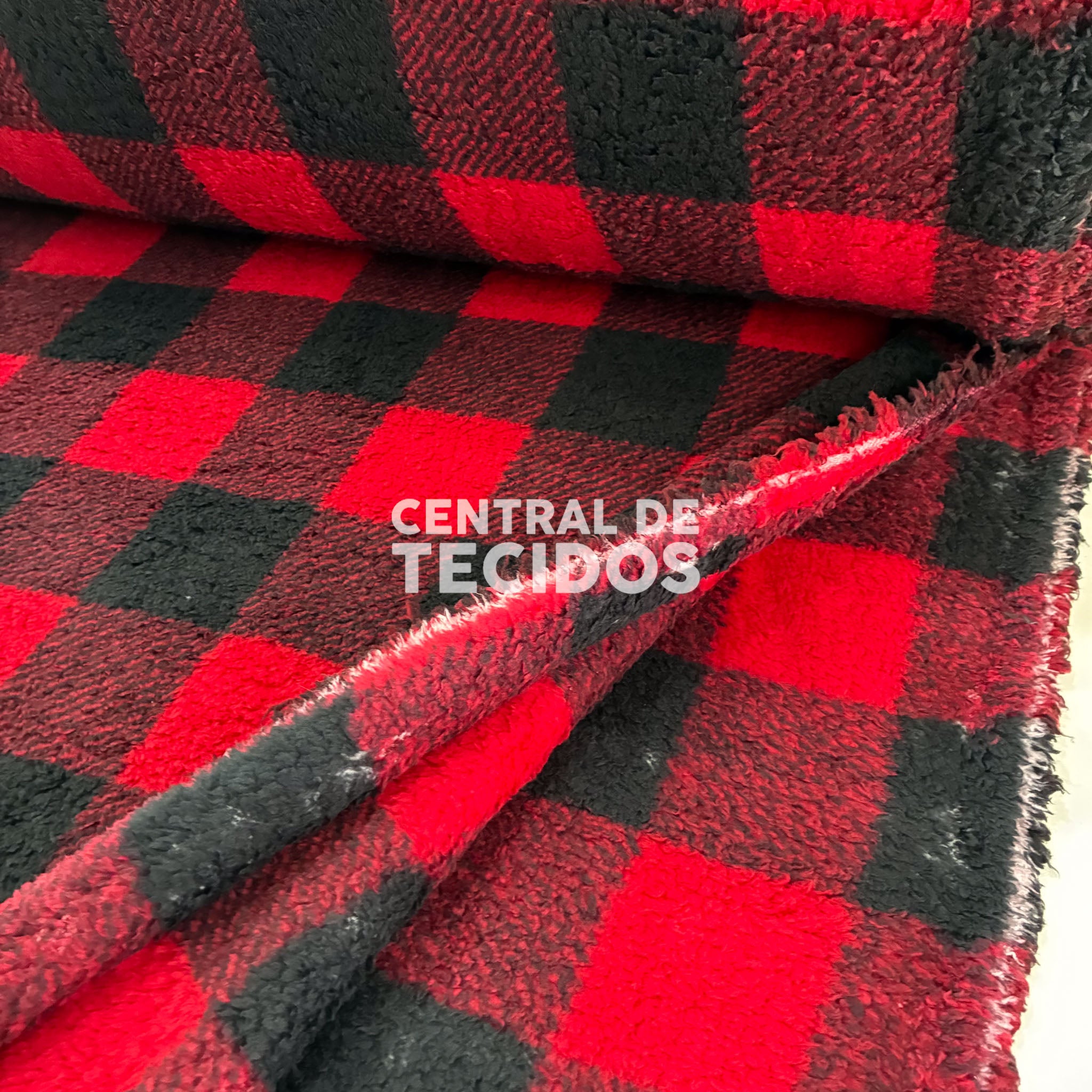 Pele Sherpa Dupla Xadrez Vermelho e Preto