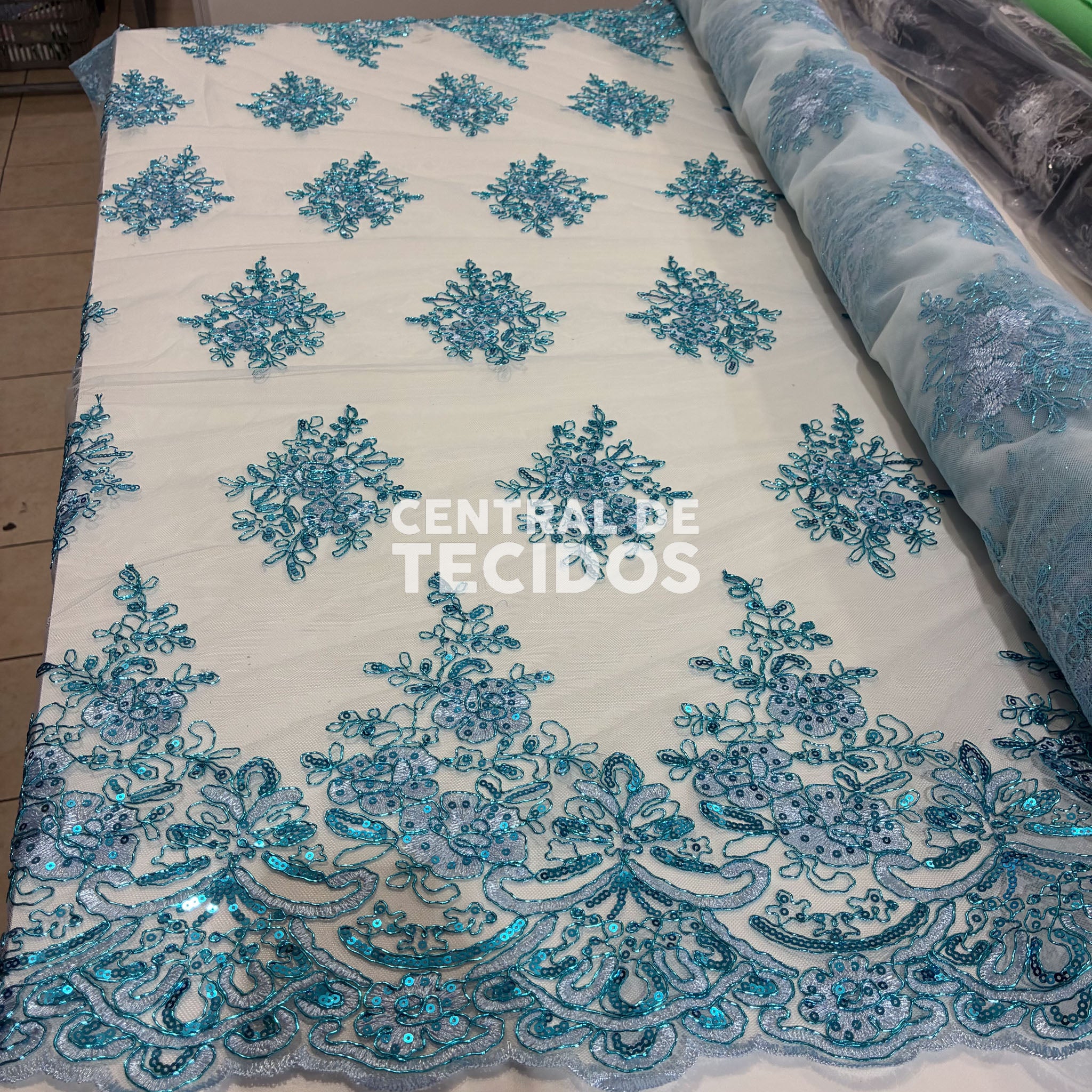 Tule Bordado Metálico Godess 559 Azul Claro