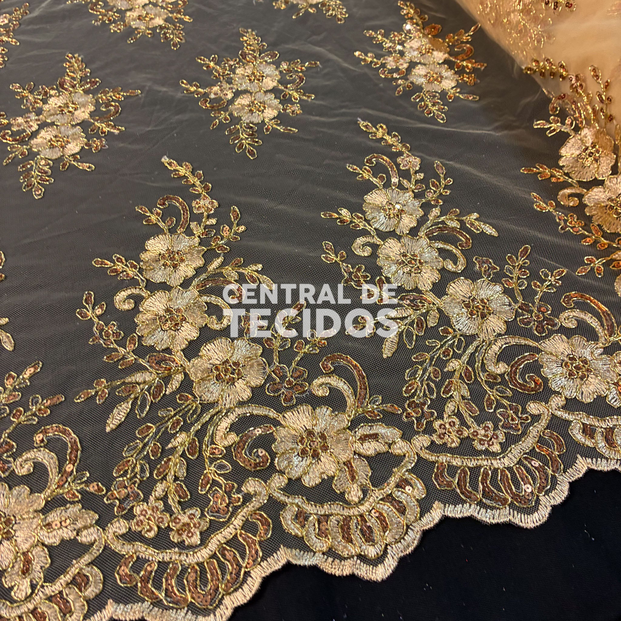 Tule Bordado Soho Dourado Intenso