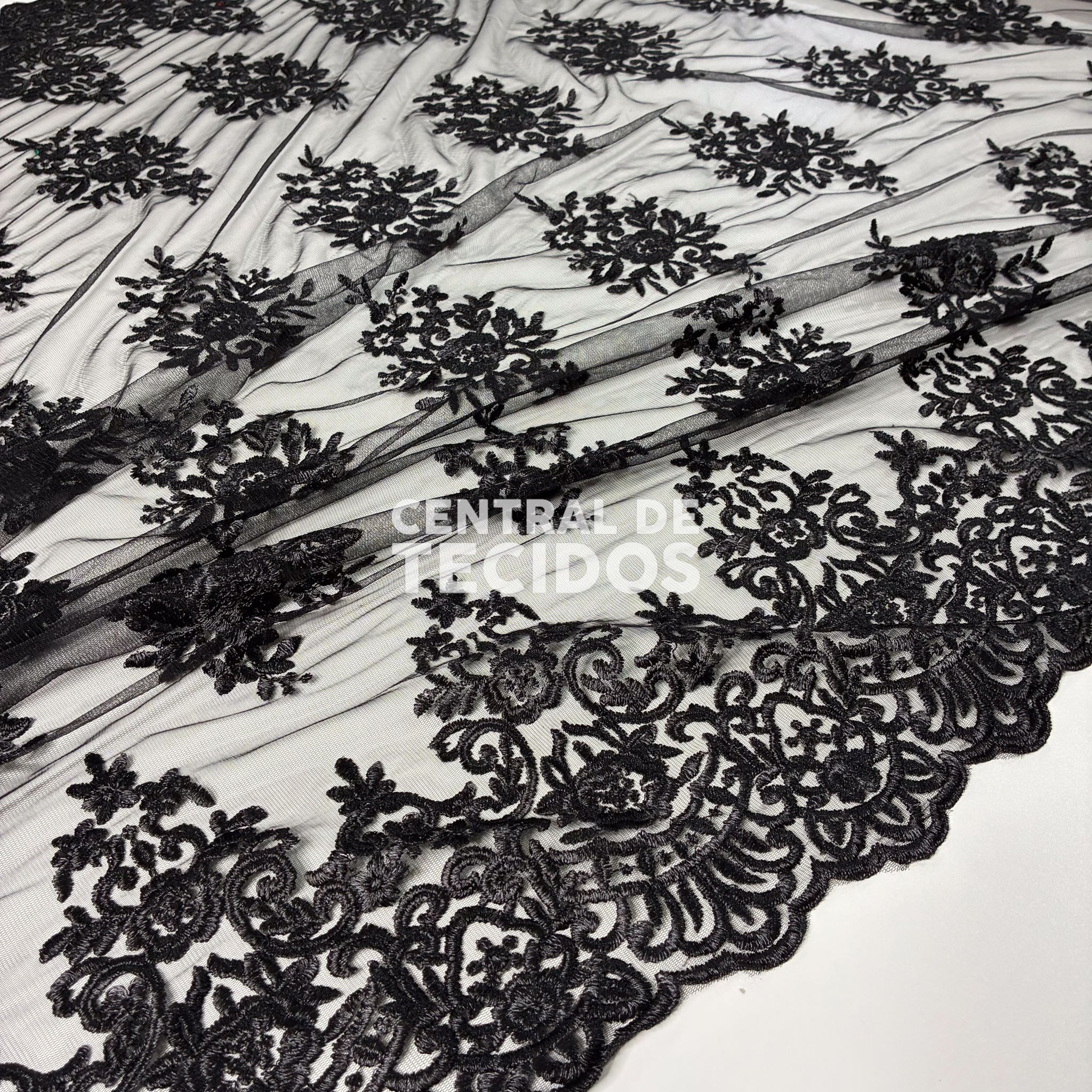 Tule Bordado Juliana Preto