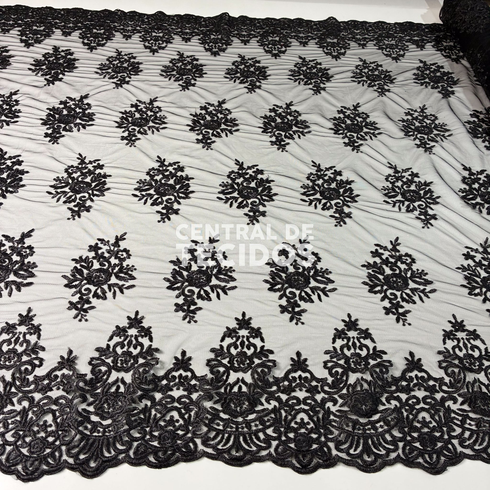 Tule Bordado Juliana Preto