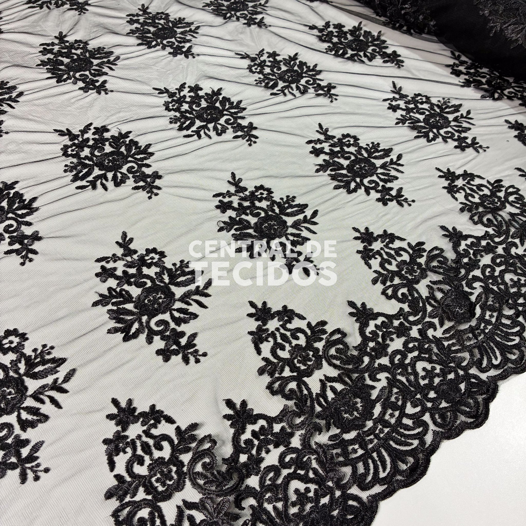 Tule Bordado Juliana Preto