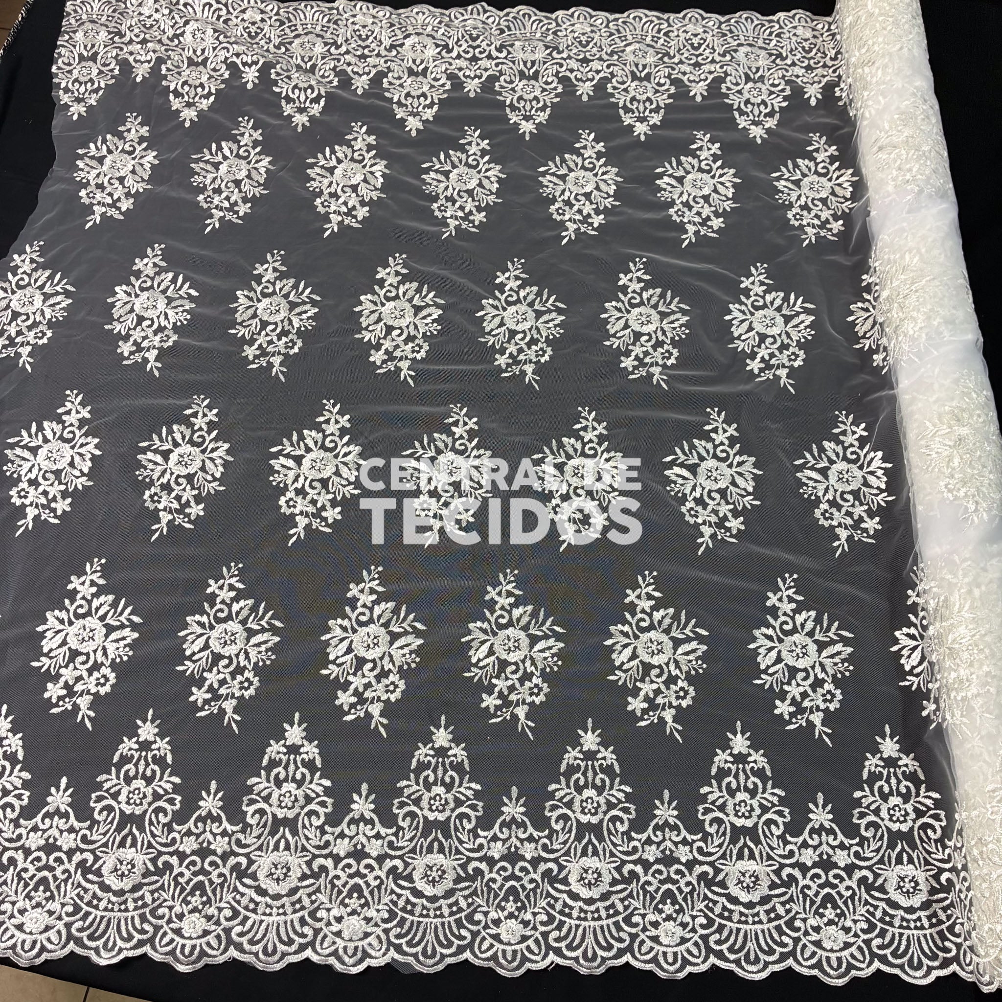 Tule Bordado Juliana Branco